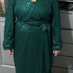 Elegant Green Sequin Wrap Dress
